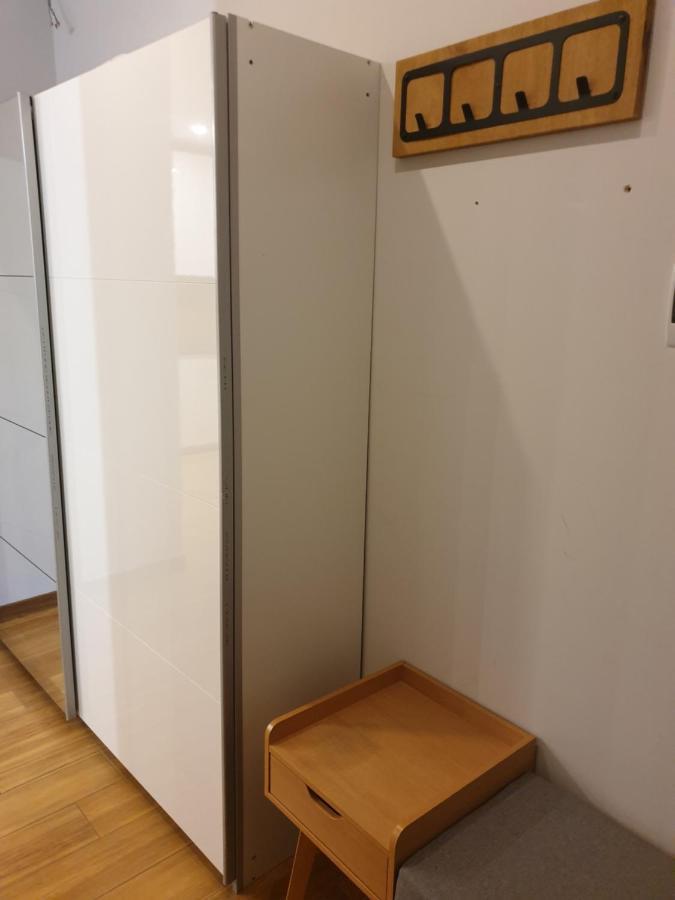 Maly Apartament W Zieleni Blisko Jeziora Sroda Wielkopolska Luaran gambar