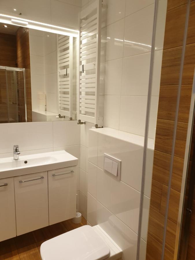Maly Apartament W Zieleni Blisko Jeziora Sroda Wielkopolska Luaran gambar