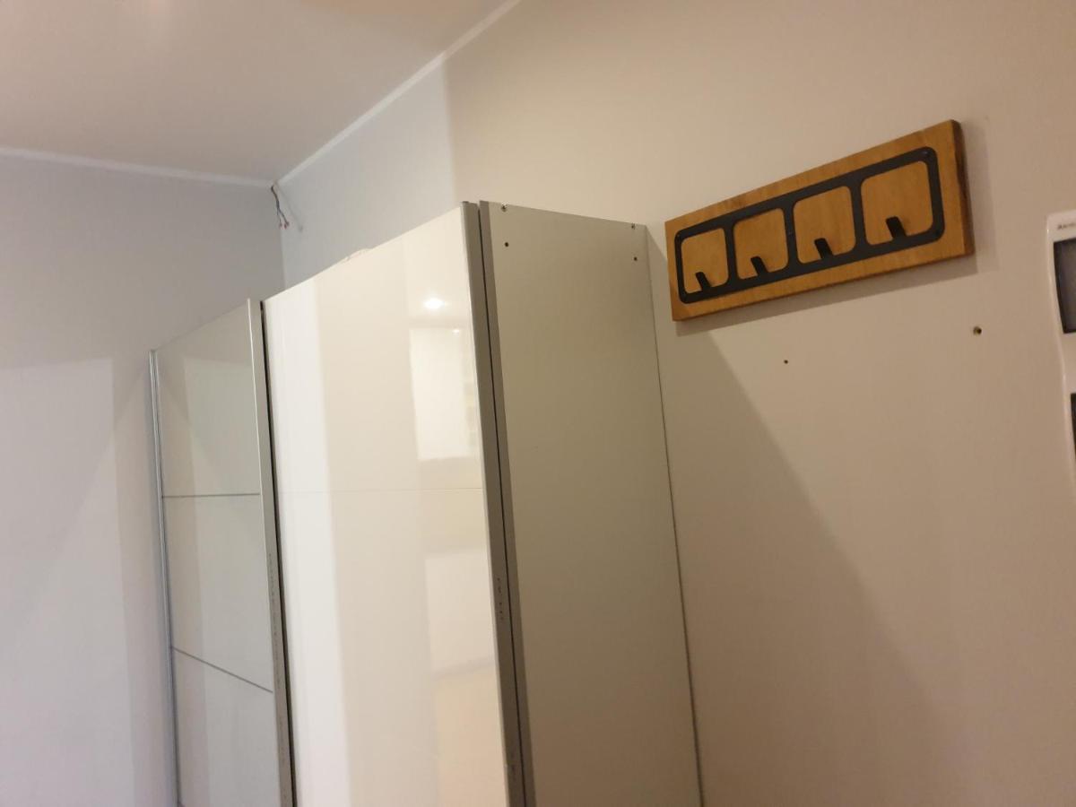 Maly Apartament W Zieleni Blisko Jeziora Sroda Wielkopolska Luaran gambar